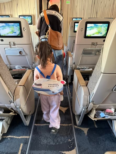 4歲出國就忘了，何必浪費錢？帶小小孩旅行，到底值不值得