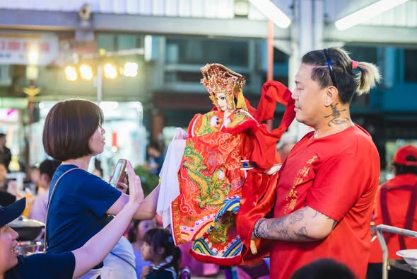 那場四萬多元的布袋戲值得嗎？新港廟會的一個堅持